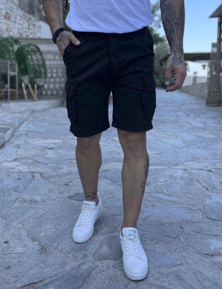 Ανδρική μαύρη cargo βερμούδα 242102M